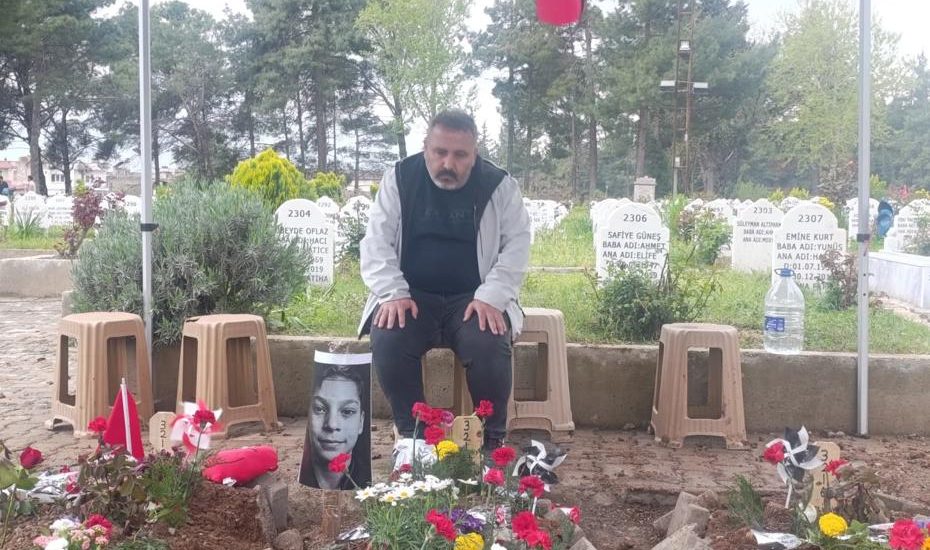 OKUL SALDIRISI HERKESİ DERİNDEN ETKİLEDİ,  ‘KENDİ ÇOCUĞUM VEFAT ETMİŞ GİBİ UYUYAMIYORUM’