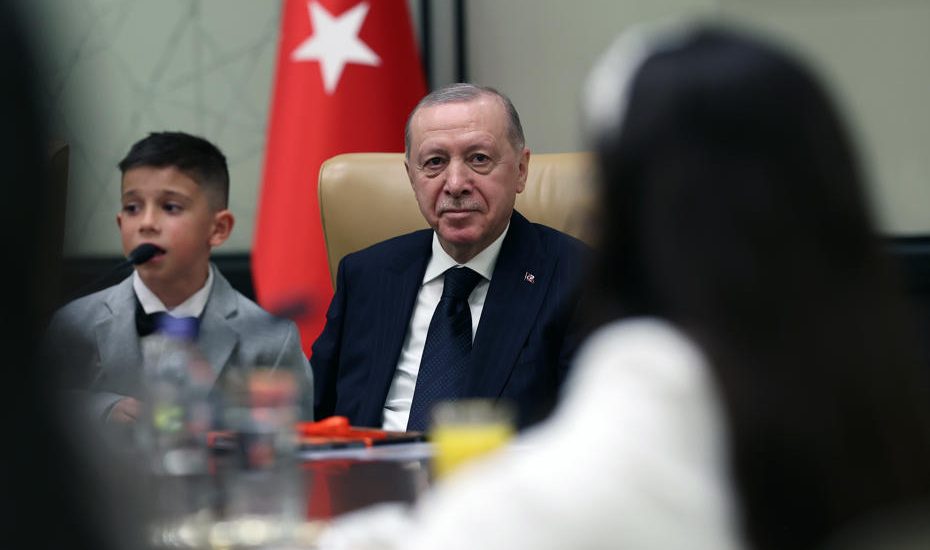 Cumhurbaşkanı Erdoğan, Milli Eğitim Bakanı Tekin ve beraberindeki çocukları kabul etti